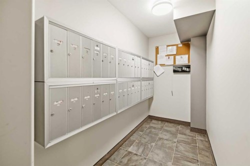 106-5205 Woodland Road, Innisfail, AB - Indoor Photo Showing Other Room