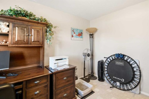 106-5205 Woodland Road, Innisfail, AB - Indoor