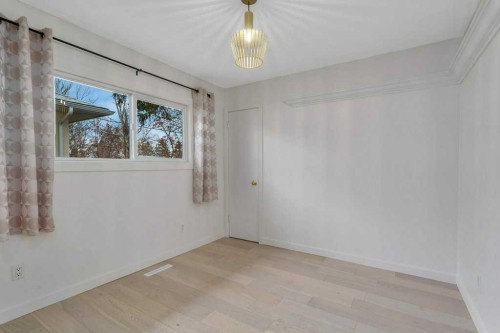 4217 43 Avenue, Red Deer, AB - Indoor Photo Showing Other Room