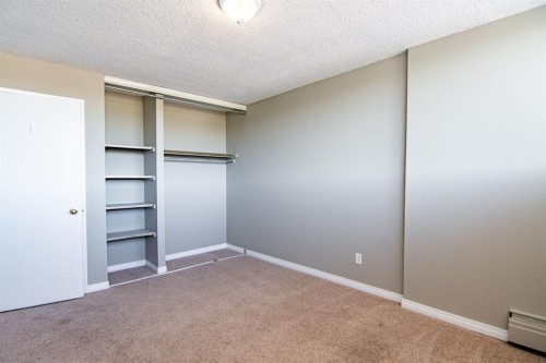 307-4820 47 Avenue, Red Deer, AB - Indoor Photo Showing Other Room