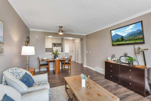 421032 Rr#15, Rural Ponoka County, AB - Indoor Photo Showing Living Room