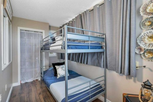 421032 Rr#15, Rural Ponoka County, AB - Indoor Photo Showing Bedroom