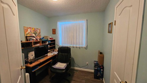 4467 Park Crescent, Coronation, AB - Indoor