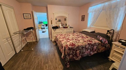 4467 Park Crescent, Coronation, AB - Indoor Photo Showing Bedroom