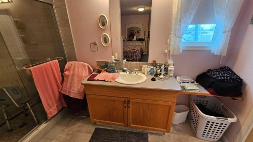 4467 Park Crescent, Coronation, AB - Indoor Photo Showing Bathroom