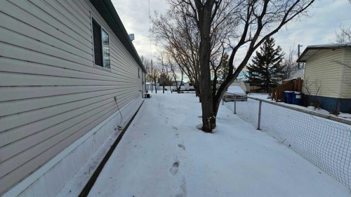 4467 Park Crescent, Coronation, AB - Outdoor With Exterior