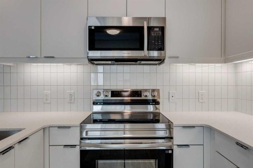 3217-8500 19 Avenue Se, Calgary, AB - Indoor Photo Showing Kitchen With Upgraded Kitchen