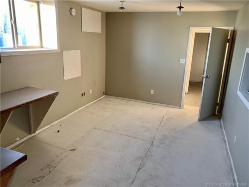 A-B-4008 Landry Avenue, Rural Red Deer County, AB 