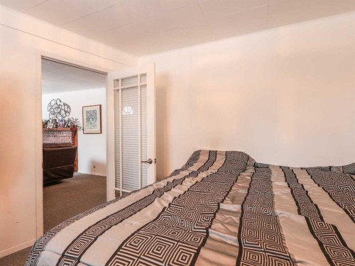 4716 51 Street, Stettler, AB - Indoor Photo Showing Bedroom