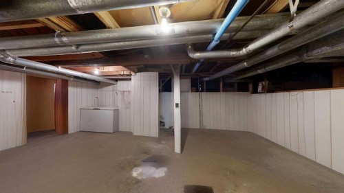 4716 51 Street, Stettler, AB - Indoor Photo Showing Basement