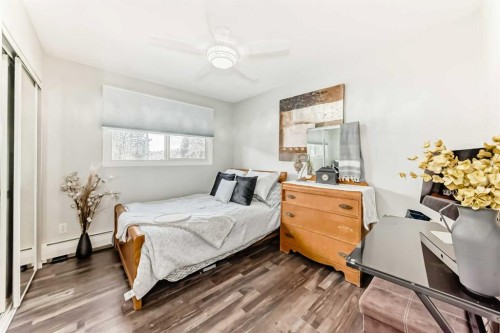 314-5326 47 Avenue, Red Deer, AB - Indoor Photo Showing Bedroom