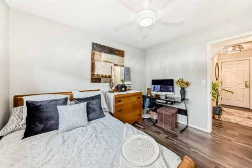 314-5326 47 Avenue, Red Deer, AB - Indoor Photo Showing Bedroom