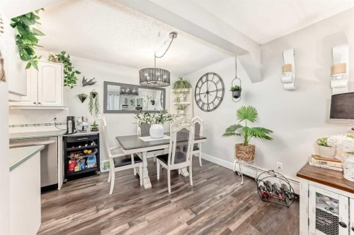 314-5326 47 Avenue, Red Deer, AB - Indoor Photo Showing Dining Room