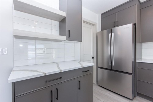 49 Turnbull Close, Red Deer, AB - Indoor Photo Showing Kitchen