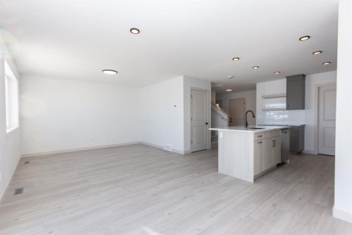 49 Turnbull Close, Red Deer, AB - Indoor Photo Showing Kitchen