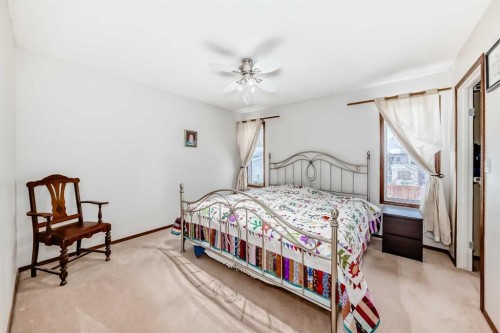 47 Lougheed Close, Red Deer, AB - Indoor Photo Showing Bedroom