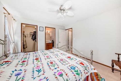 47 Lougheed Close, Red Deer, AB - Indoor Photo Showing Bedroom