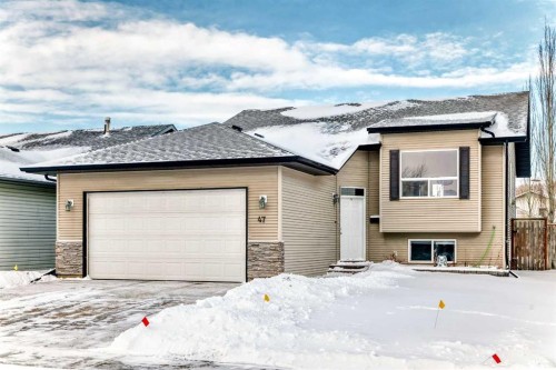 47 Lougheed Close, Red Deer, AB - Outdoor
