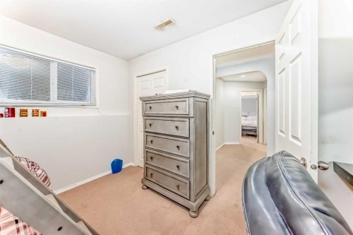 47 Lougheed Close, Red Deer, AB - Indoor Photo Showing Other Room