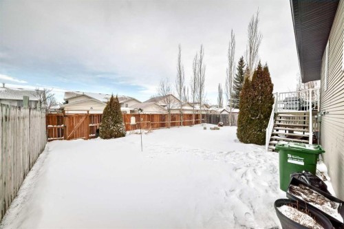47 Lougheed Close, Red Deer, AB - Outdoor