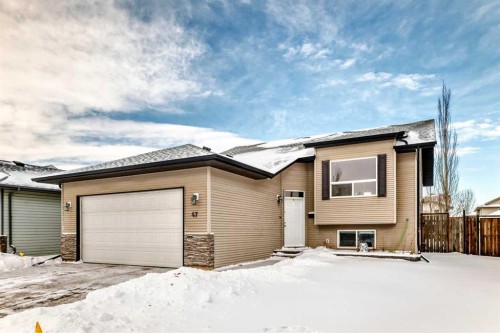 47 Lougheed Close, Red Deer, AB - Outdoor
