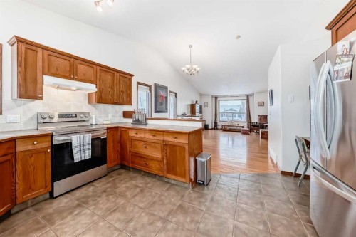 47 Lougheed Close, Red Deer, AB - Indoor Photo Showing Kitchen