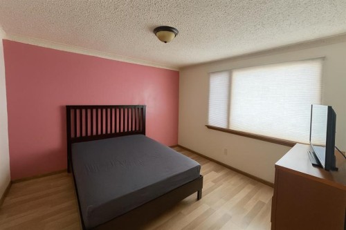 5302 50 Street, Camrose, AB - Indoor Photo Showing Bedroom
