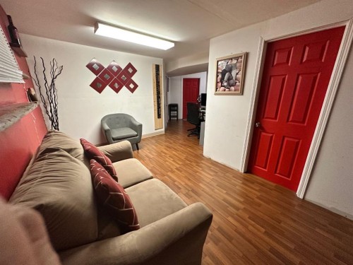 5302 50 Street, Camrose, AB - Indoor