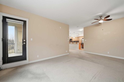 207-100 Lakeway Boulevard, Sylvan Lake, AB - Indoor Photo Showing Other Room