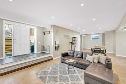 6372 Cedar Way, Innisfail, AB - Indoor Photo Showing Living Room