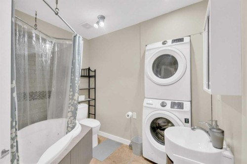 6372 Cedar Way, Innisfail, AB - Indoor Photo Showing Laundry Room