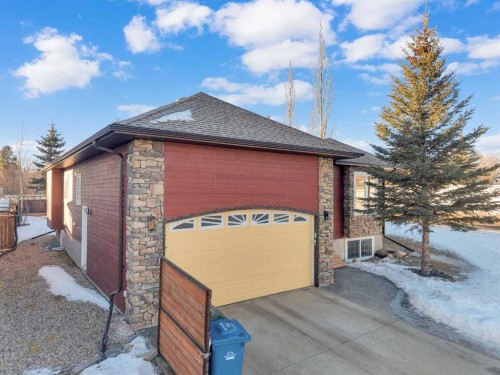 6372 Cedar Way, Innisfail, AB - Outdoor