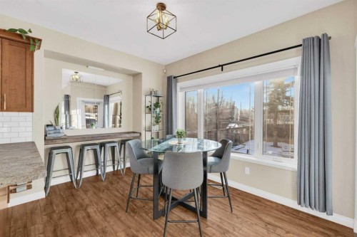 6372 Cedar Way, Innisfail, AB - Indoor Photo Showing Dining Room