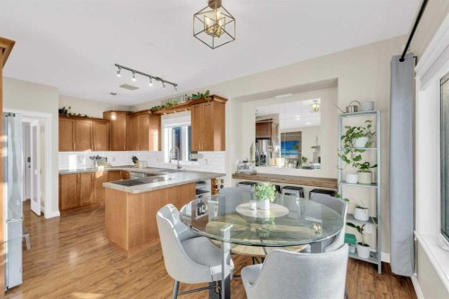 6372 Cedar Way, Innisfail, AB - Indoor Photo Showing Dining Room