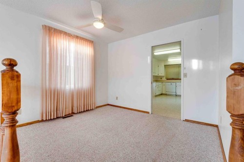 405 Royal Crescent, Trochu, AB - Indoor Photo Showing Other Room
