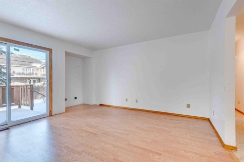 405 Royal Crescent, Trochu, AB - Indoor Photo Showing Other Room