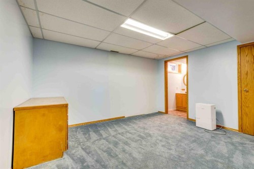 405 Royal Crescent, Trochu, AB - Indoor