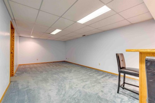 405 Royal Crescent, Trochu, AB - Indoor Photo Showing Other Room