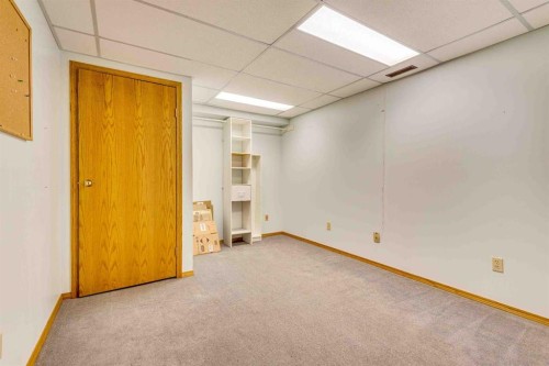 405 Royal Crescent, Trochu, AB - Indoor Photo Showing Other Room