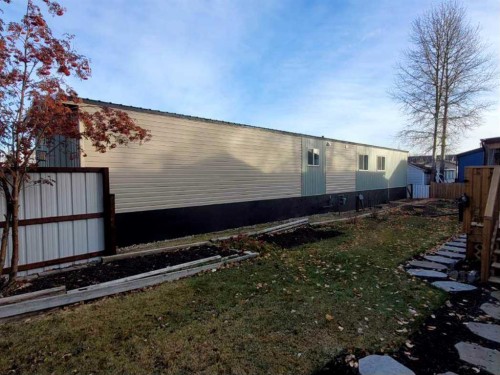 Unit 27-4402 48 Avenue, Sylvan Lake, AB 