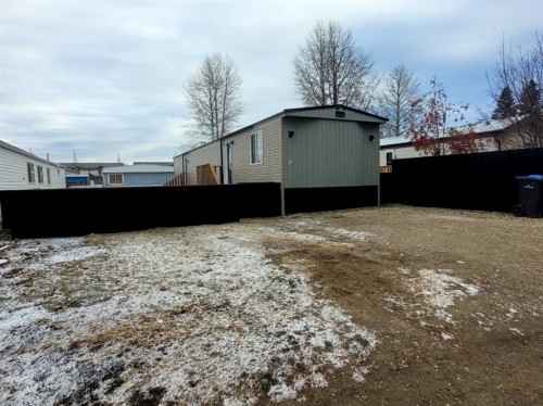 Unit 27-4402 48 Avenue, Sylvan Lake, AB 