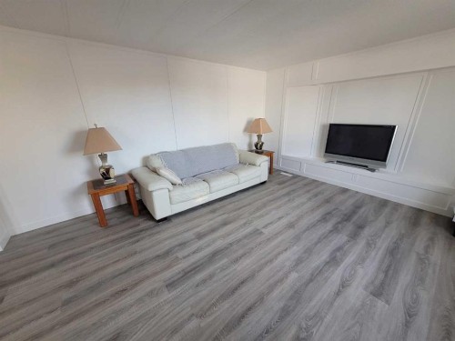 Unit 27-4402 48 Avenue, Sylvan Lake, AB 