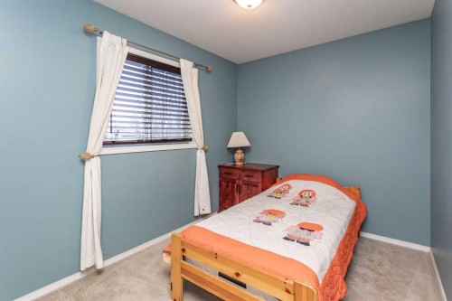 236 Deschner Close, Red Deer, AB - Indoor Photo Showing Bedroom