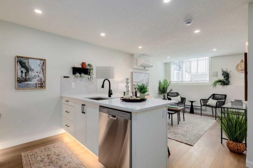 105-40 Livingston Parade Ne, Calgary, AB - Indoor Photo Showing Kitchen
