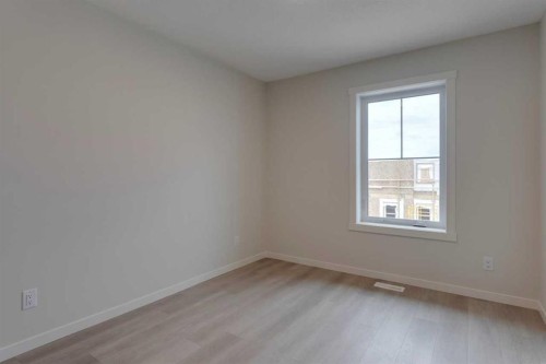 215-40 Livingston Parade Ne, Calgary, AB - Indoor Photo Showing Other Room