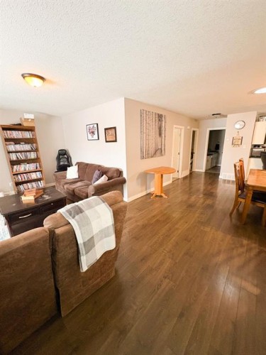 5013 53 Street, Camrose, AB - Indoor Photo Showing Living Room
