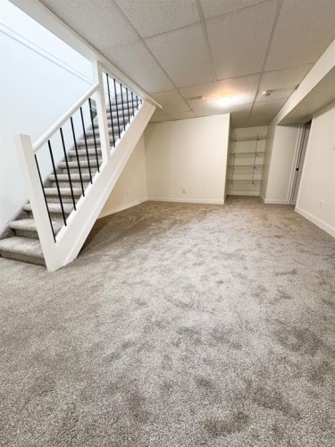 5013 53 Street, Camrose, AB - Indoor