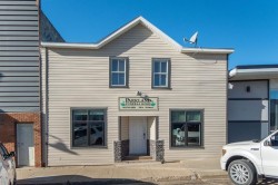 5014 50 Street  Eckville, AB T0M 0X0