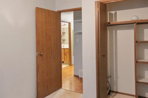 572 West Crescent, Forestburg, AB - Indoor Photo Showing Other Room