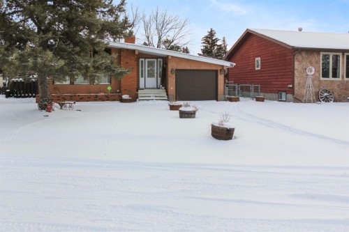 572 West Crescent, Forestburg, AB - Outdoor